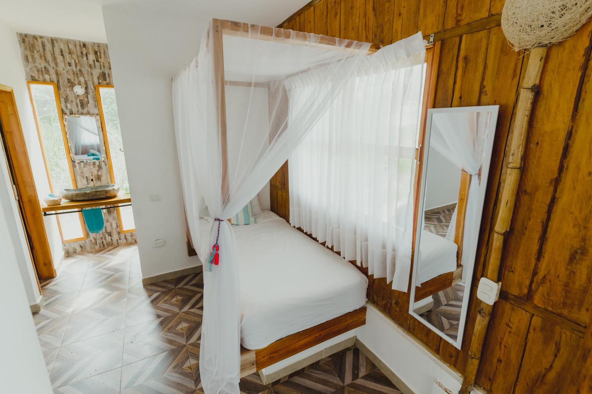 Uuttaaka Eco-Hotel Palomino Exterior photo